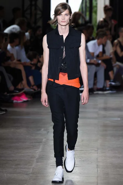 Look 26